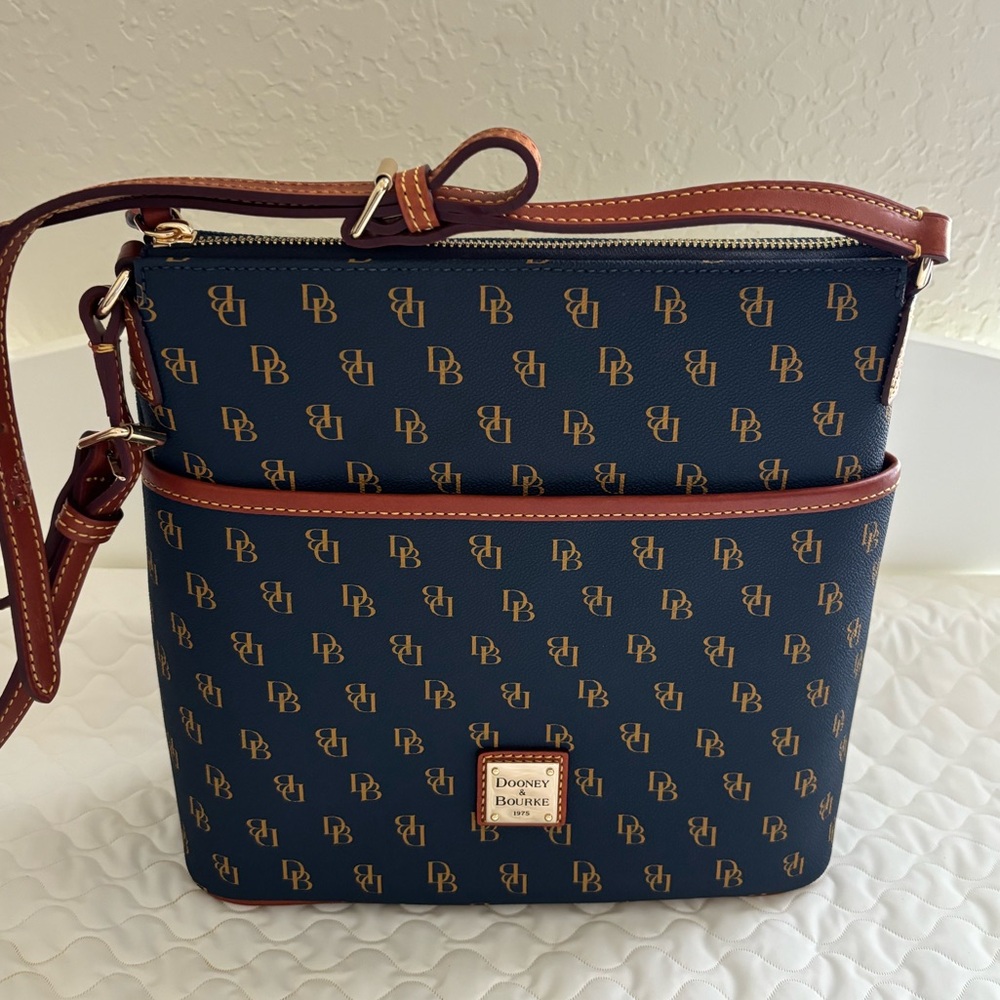 Dooney & Bourke Gretta Everyday Crossbody